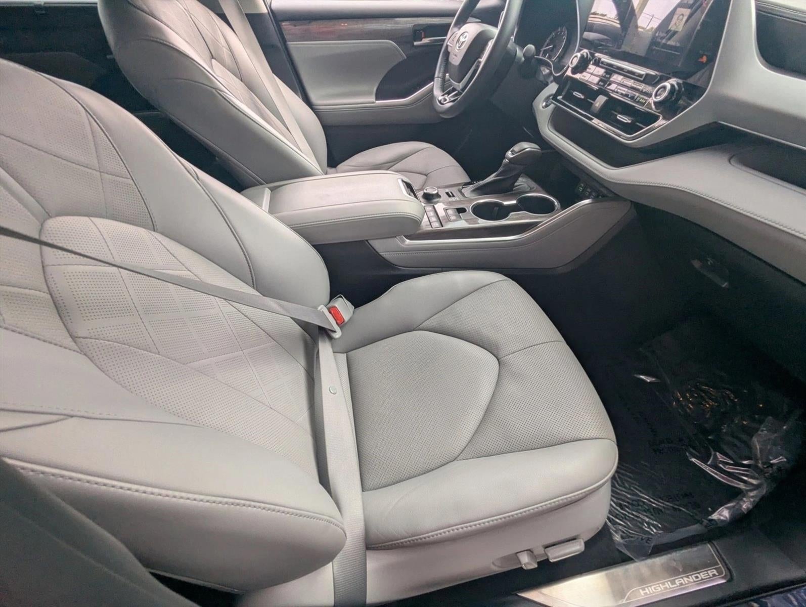 2022 Toyota Highlander Platinum AWD (Natl)