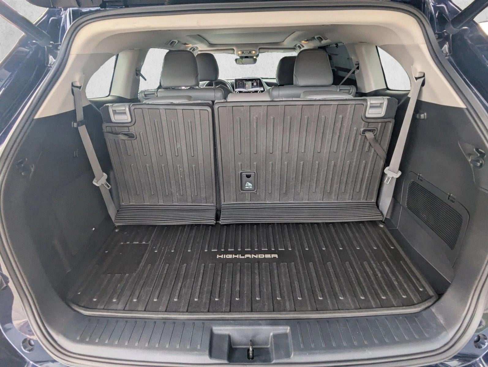 2022 Toyota Highlander Platinum AWD (Natl)