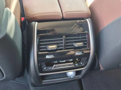 2025 BMW X7 xDrive40i Sports Activity Vehicle