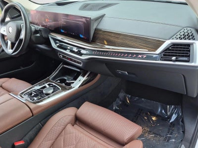 2025 BMW X7 xDrive40i Sports Activity Vehicle