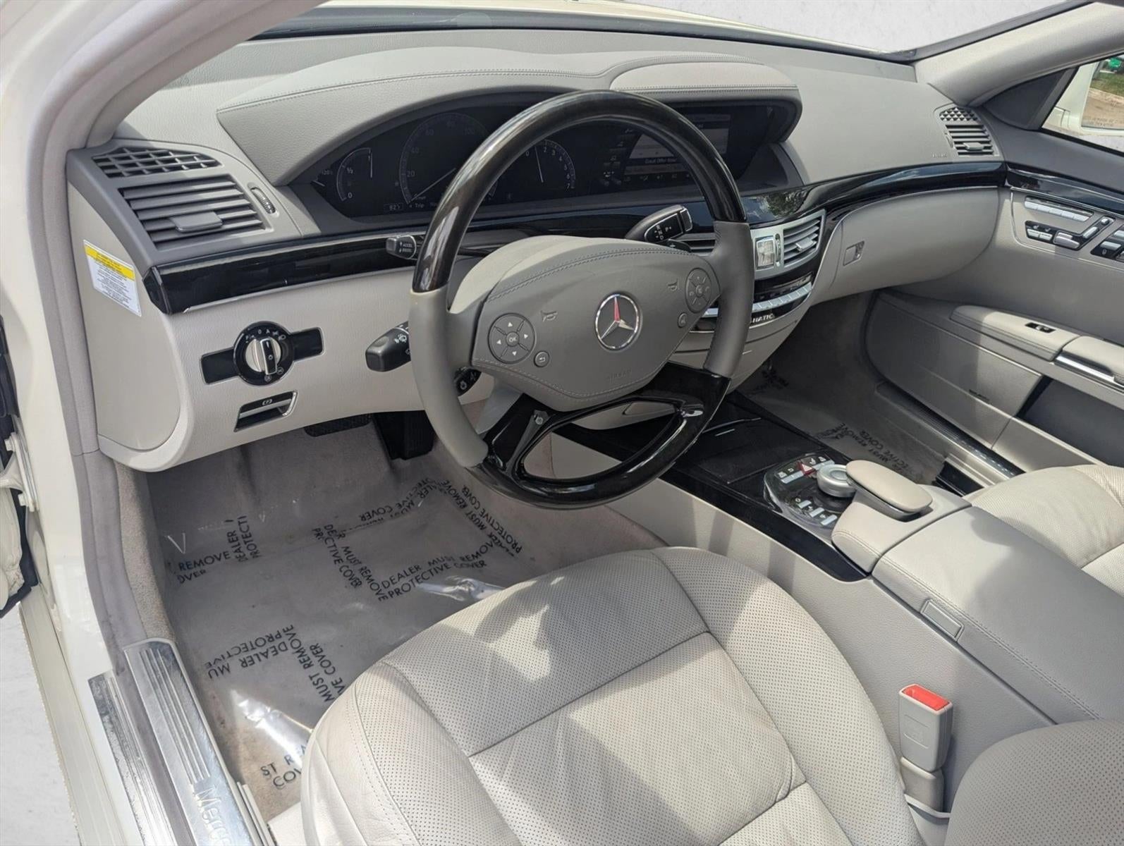 2013 Mercedes-Benz S-Class S 550 4MATIC® Sedan