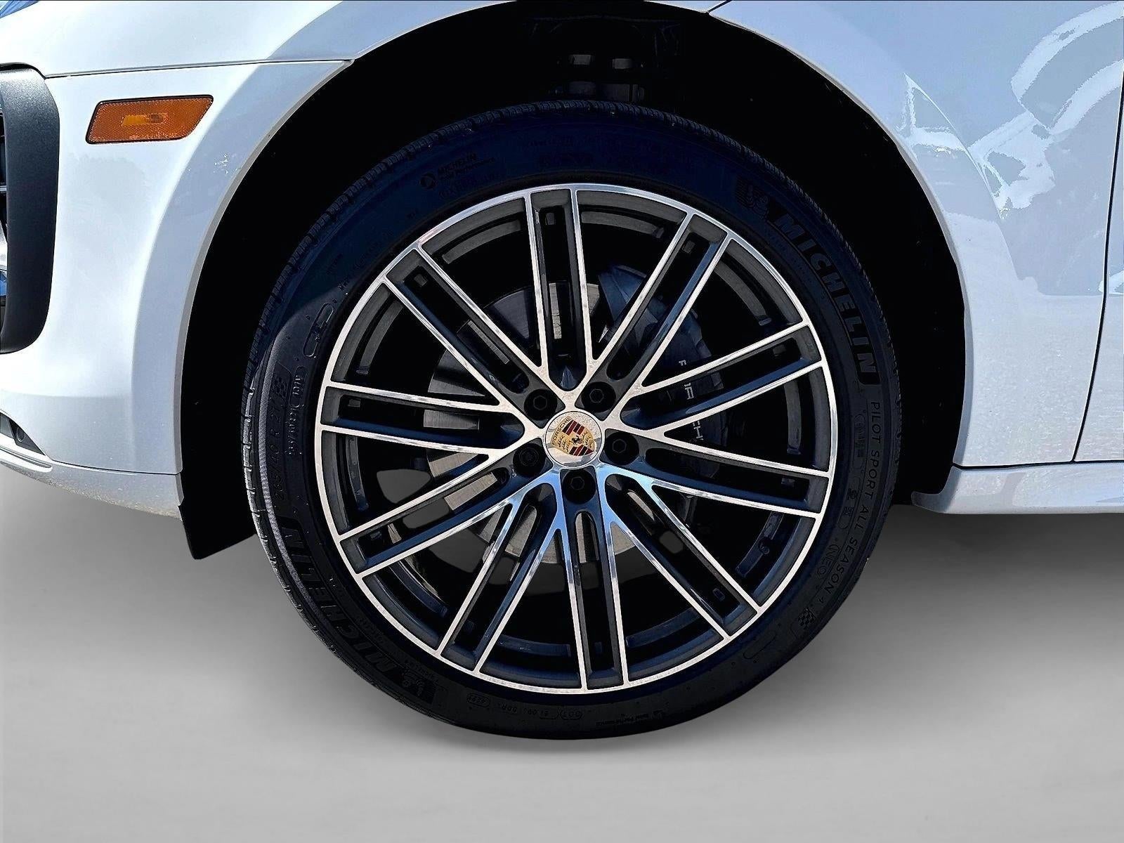 2023 Porsche Macan AWD