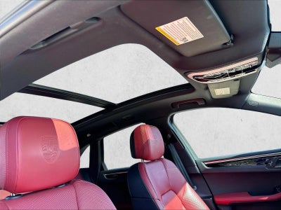 2023 Porsche Macan AWD
