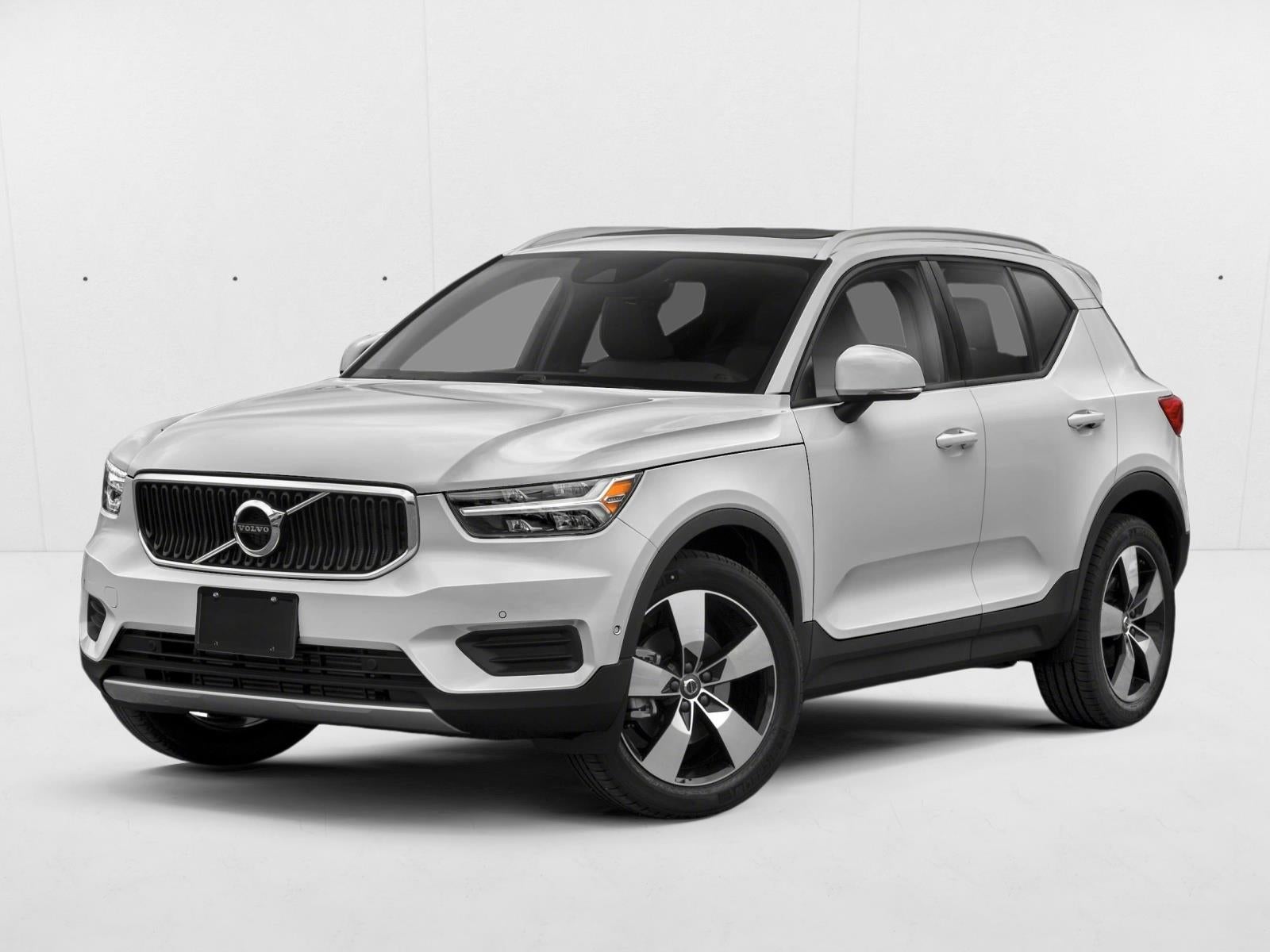 2022 Volvo XC40 T5 AWD Momentum