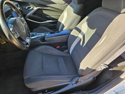 2018 Chevrolet Camaro 2dr Coupe 1LT