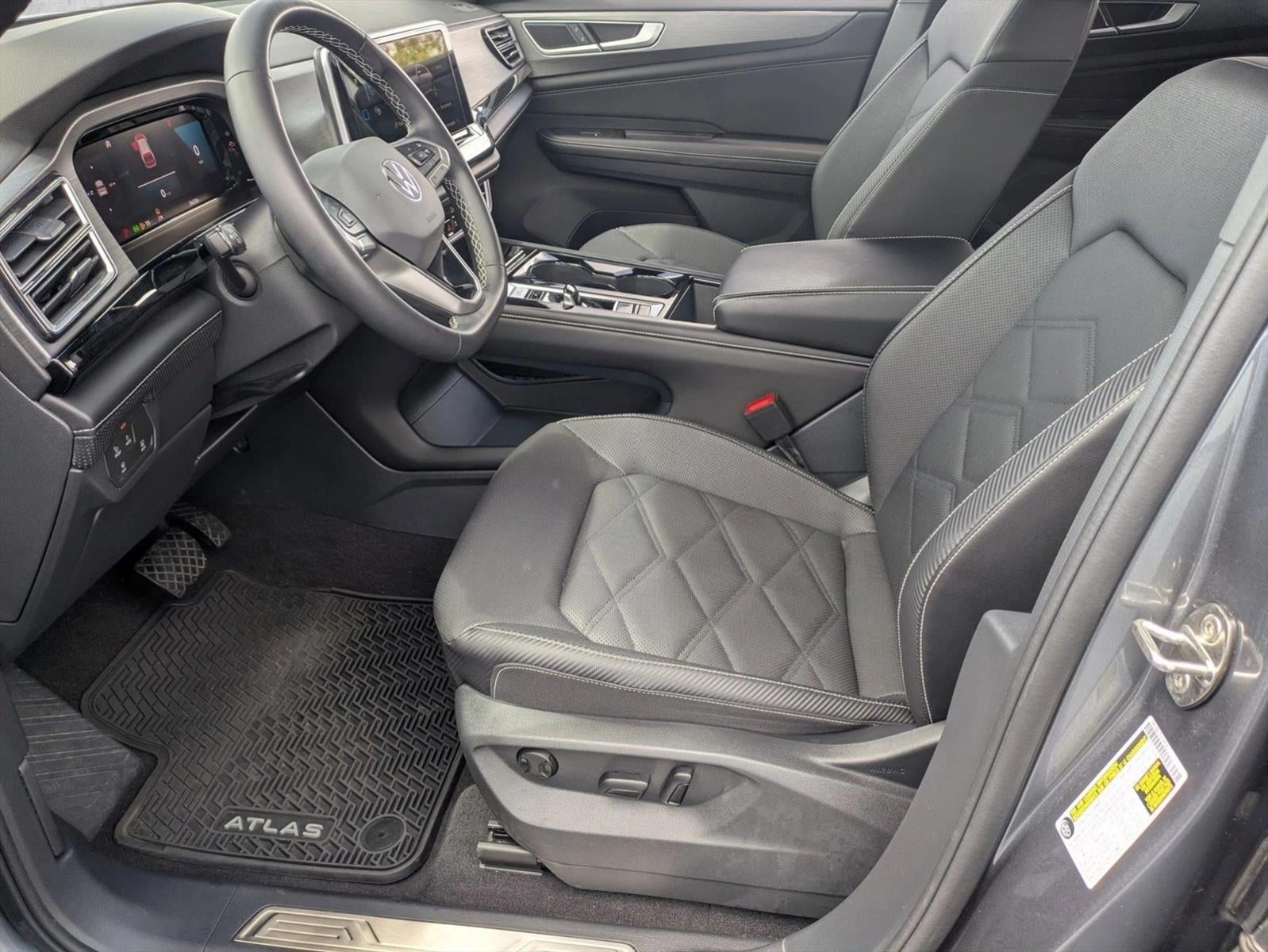 2024 Volkswagen Atlas Cross Sport 2.0T SE w/Technology 4MOTION