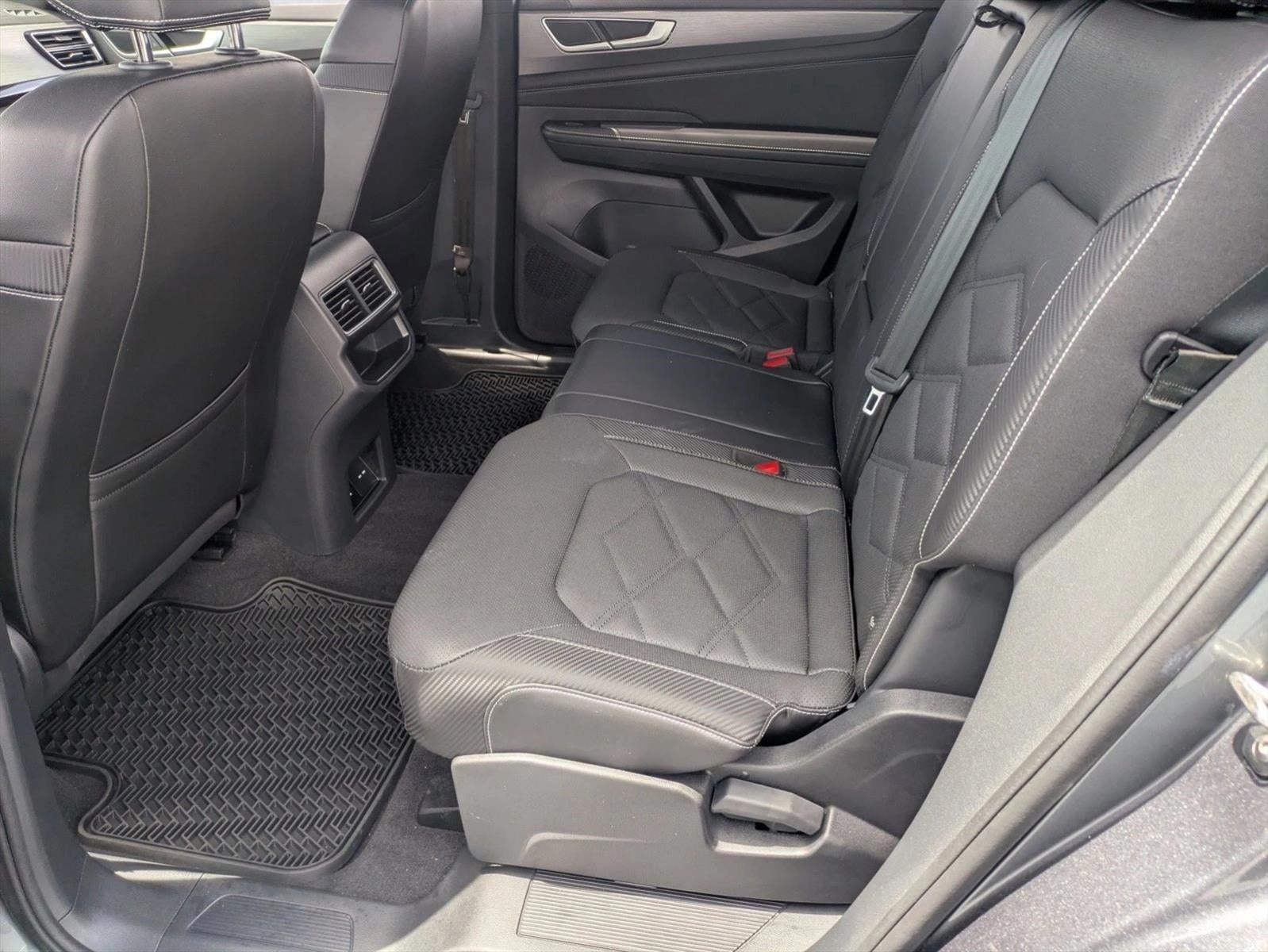 2024 Volkswagen Atlas Cross Sport 2.0T SE w/Technology 4MOTION