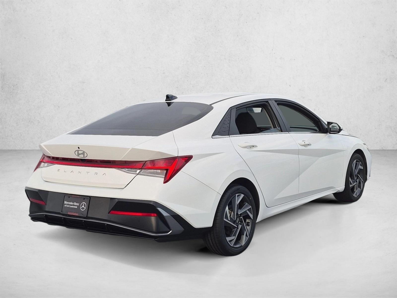 2024 Hyundai ELANTRA SEL IVT