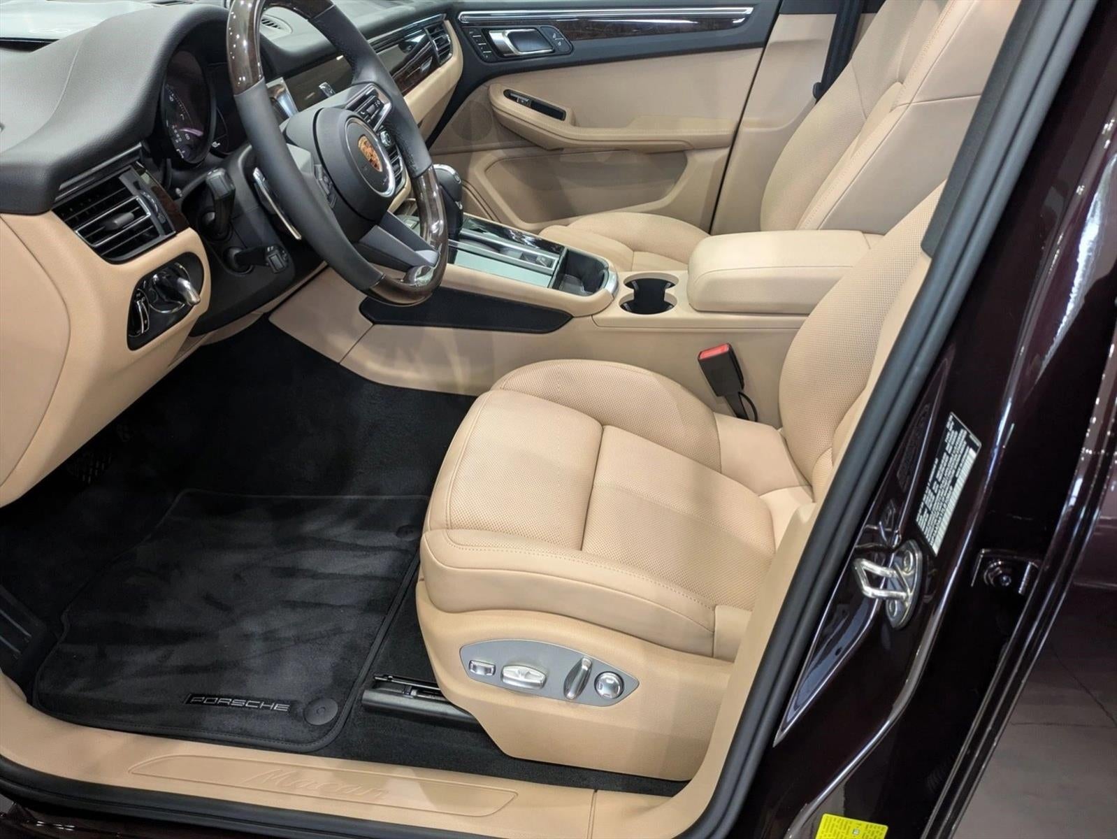 2026 Porsche Macan AWD