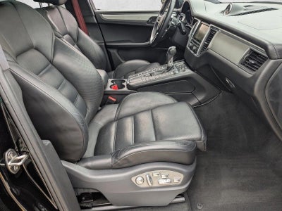 2016 Porsche Macan AWD 4dr Turbo