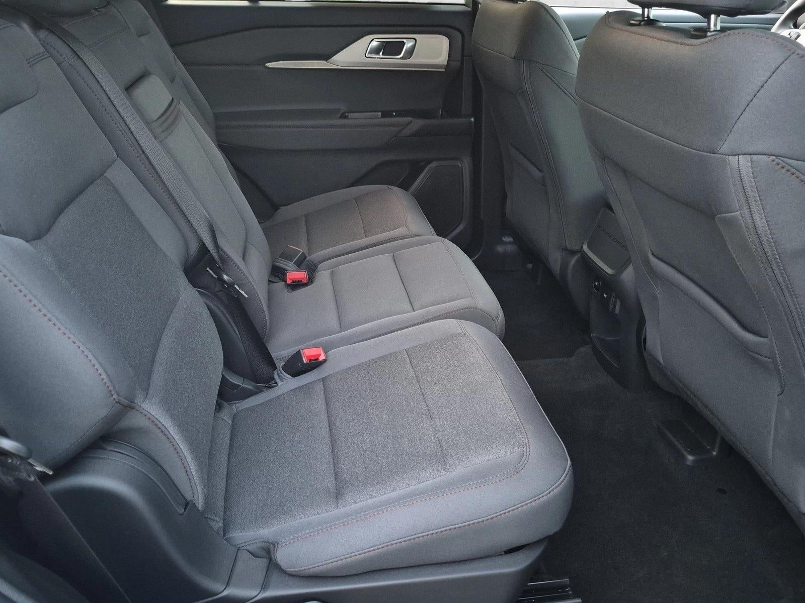 2025 Ford Explorer Active RWD