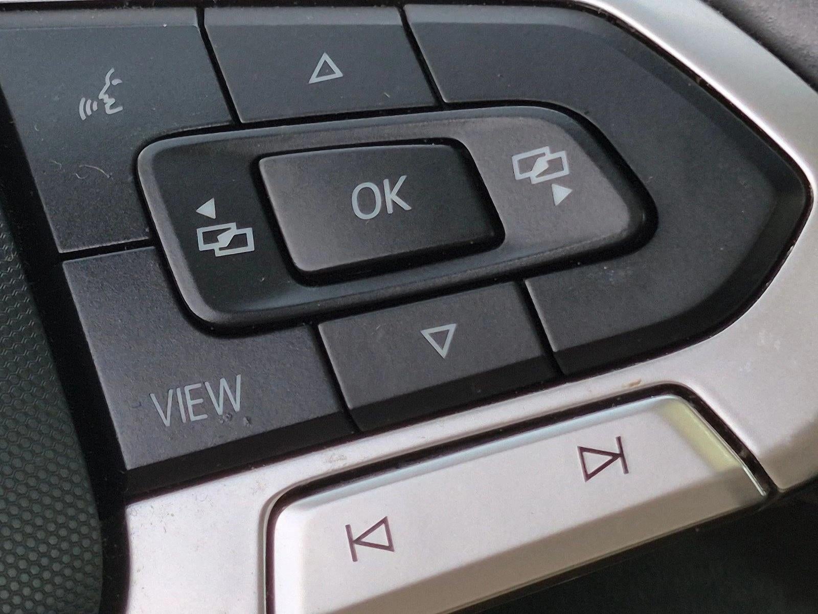 2023 Volkswagen Jetta SE Auto