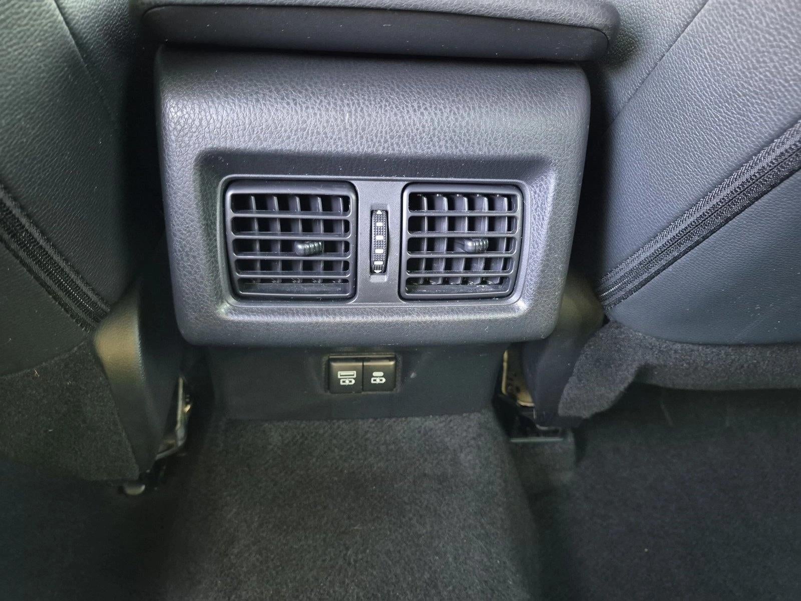 2025 Toyota Camry SE (Natl)