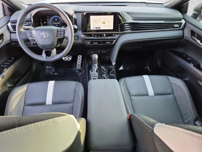 2025 Toyota Camry SE (Natl)