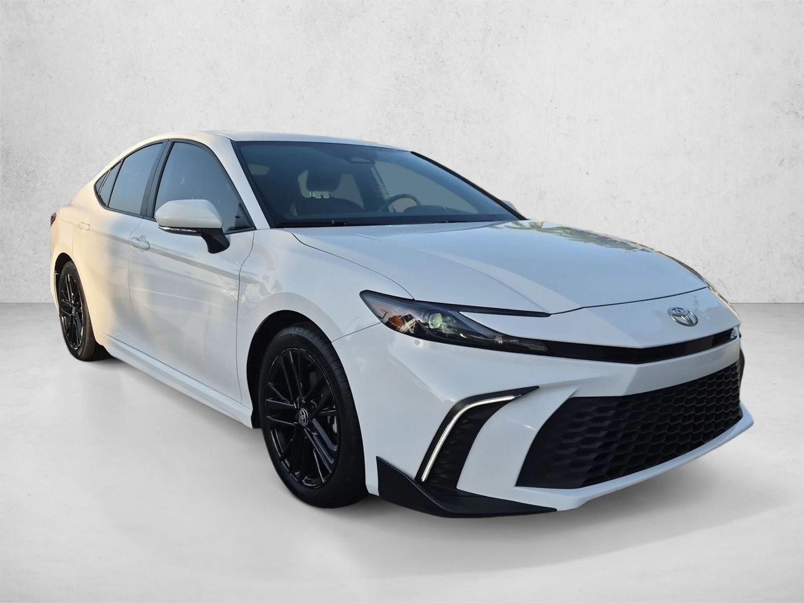 2025 Toyota Camry SE (Natl)