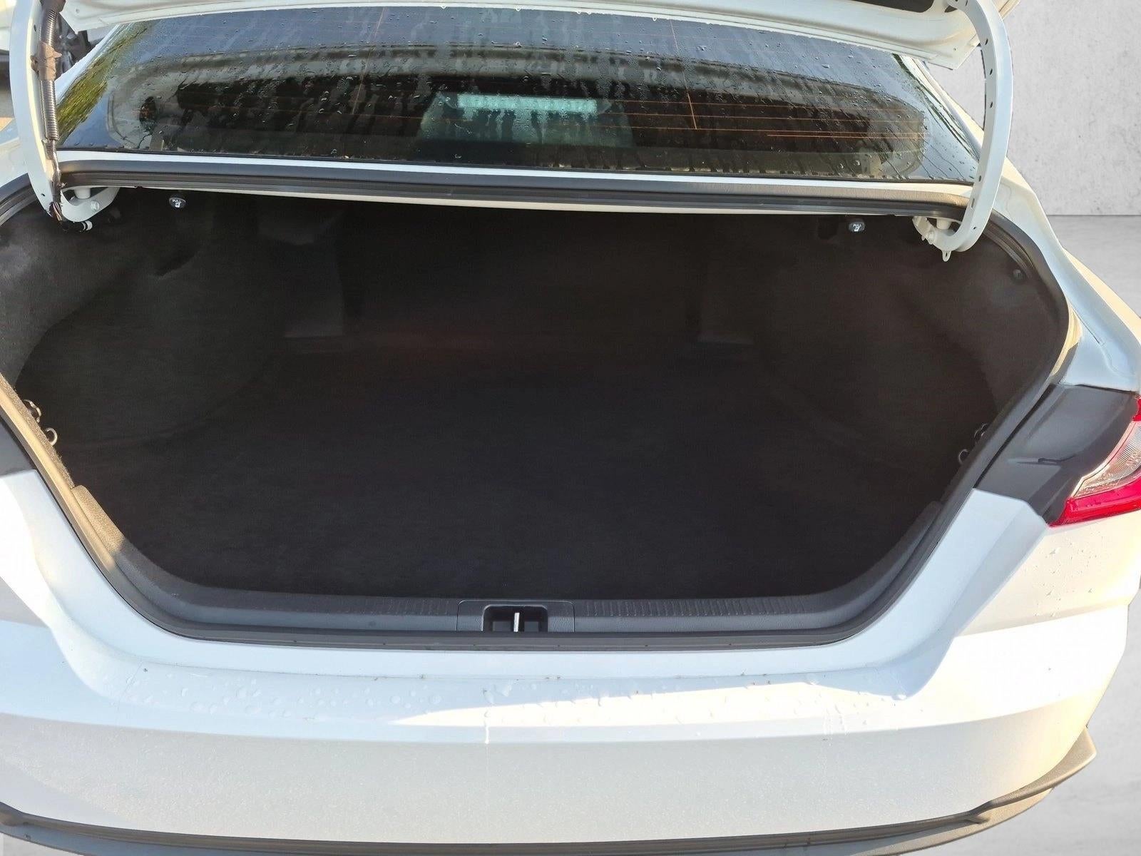 2025 Toyota Camry SE (Natl)