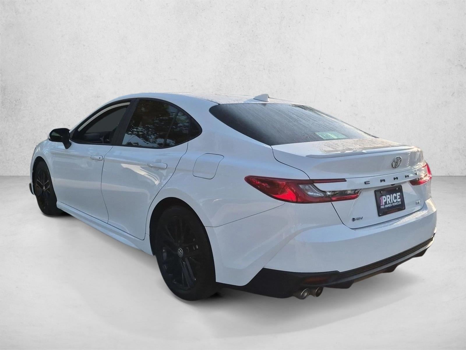 2025 Toyota Camry SE (Natl)