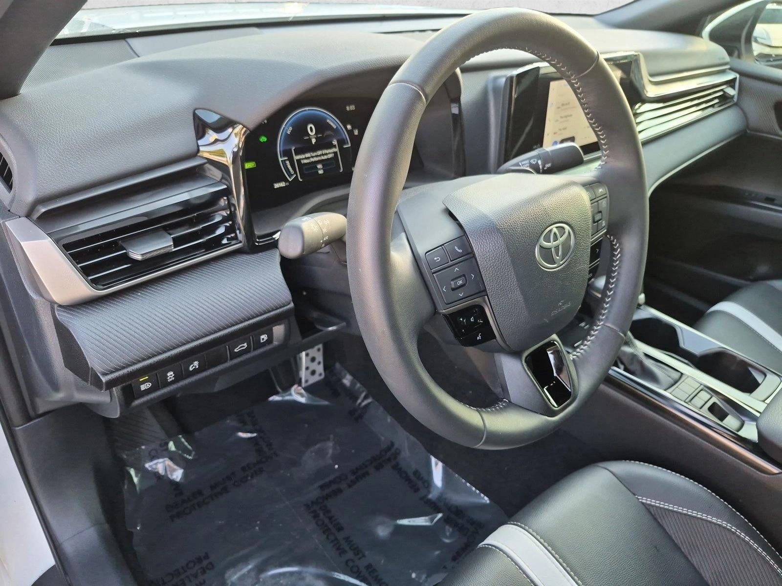 2025 Toyota Camry SE (Natl)