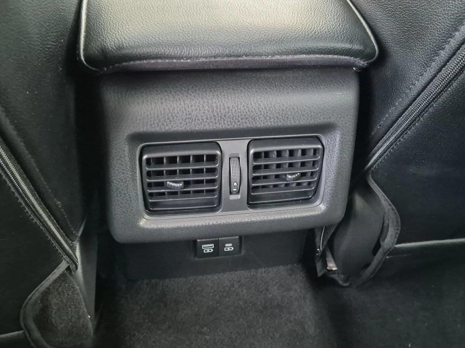 2025 Toyota Camry XLE (Natl)