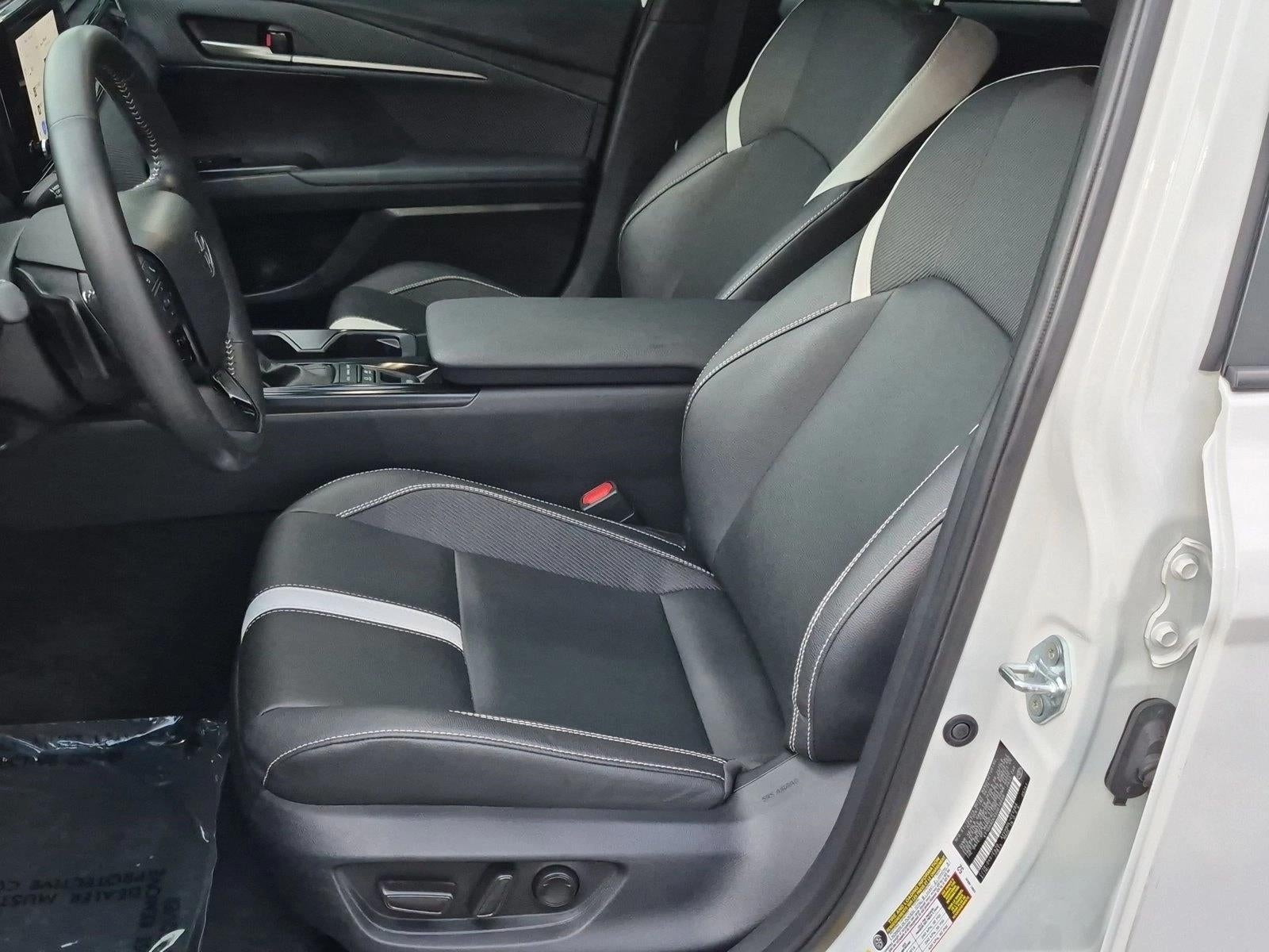 2025 Toyota Camry SE (Natl)