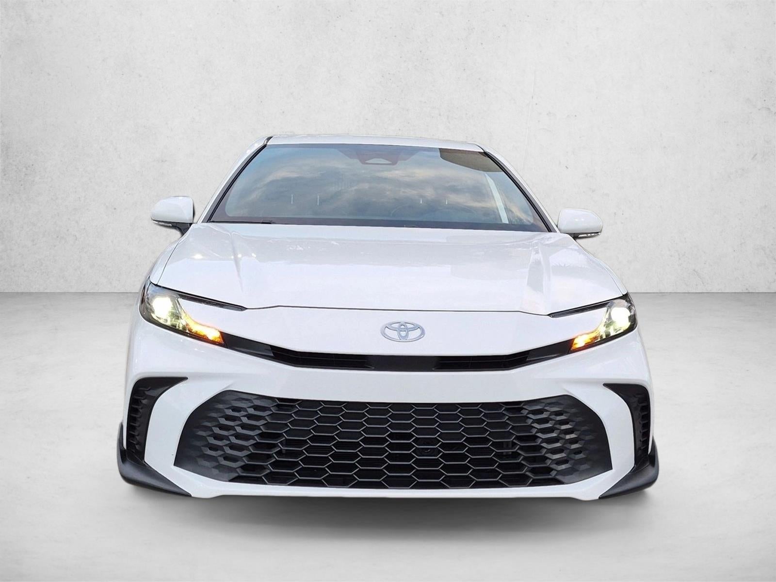 2025 Toyota Camry SE (Natl)