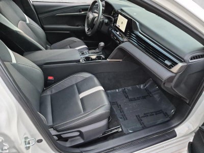 2025 Toyota Camry SE (Natl)