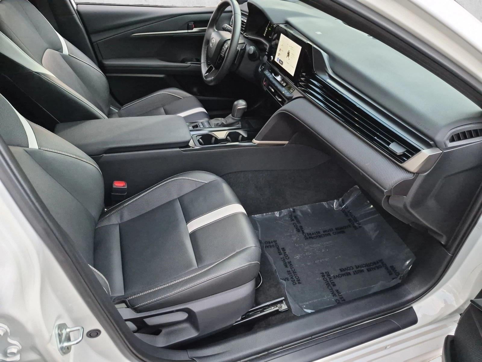 2025 Toyota Camry SE (Natl)