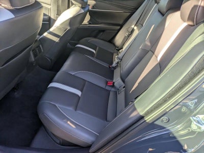 2025 Toyota Camry SE (SE)