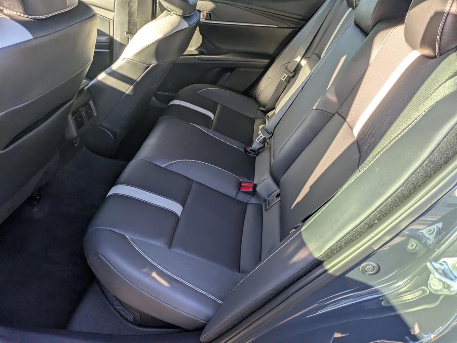 2025 Toyota Camry SE (SE)