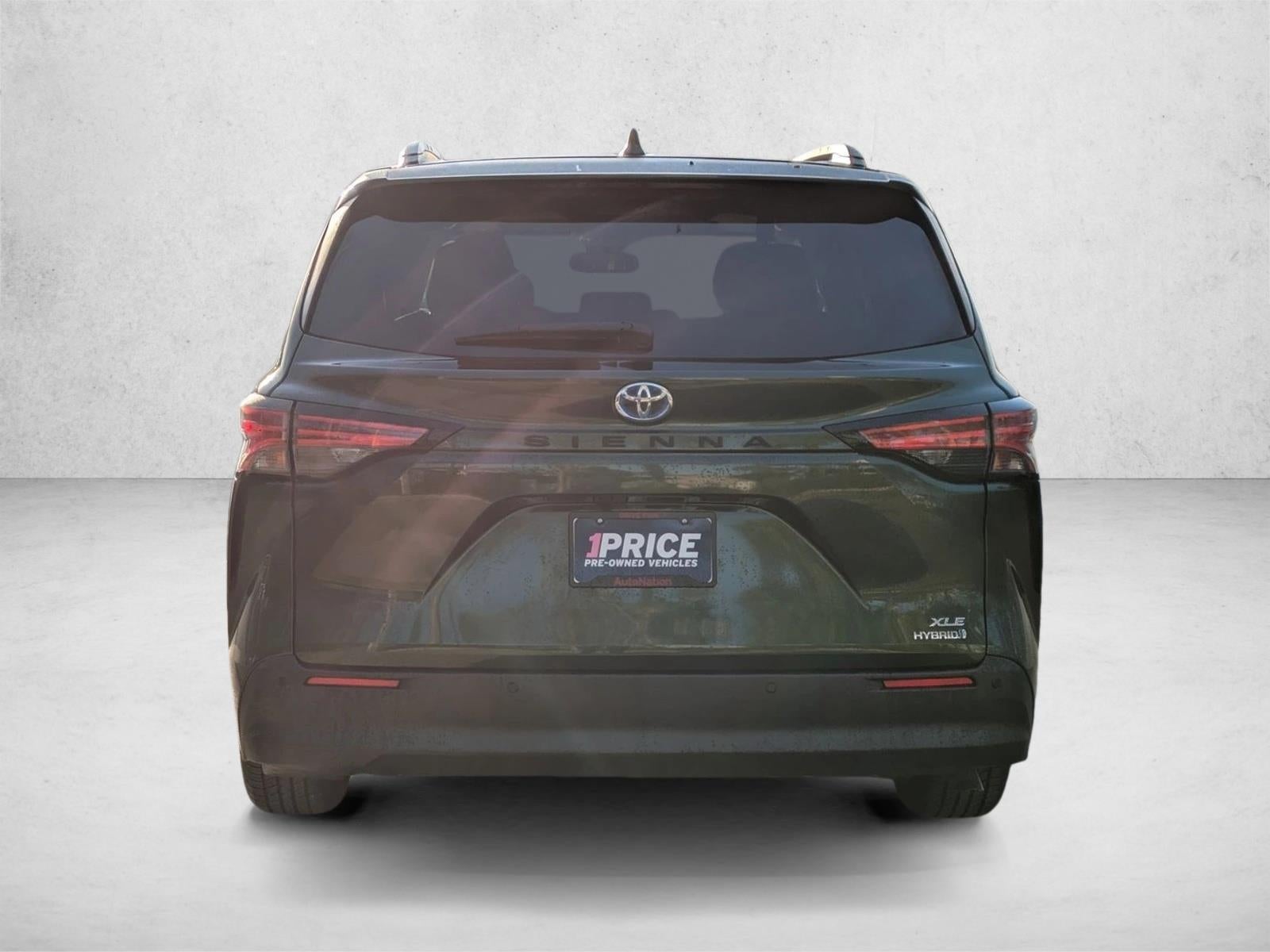 2021 Toyota Sienna XLE FWD 8-Passenger (Natl)