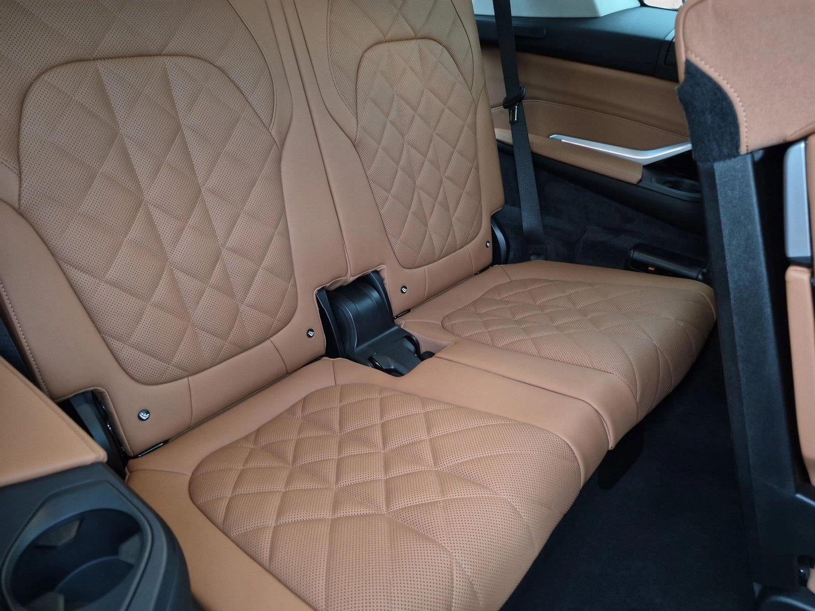 2026 BMW X7 xDrive40i Sports Activity Vehicle
