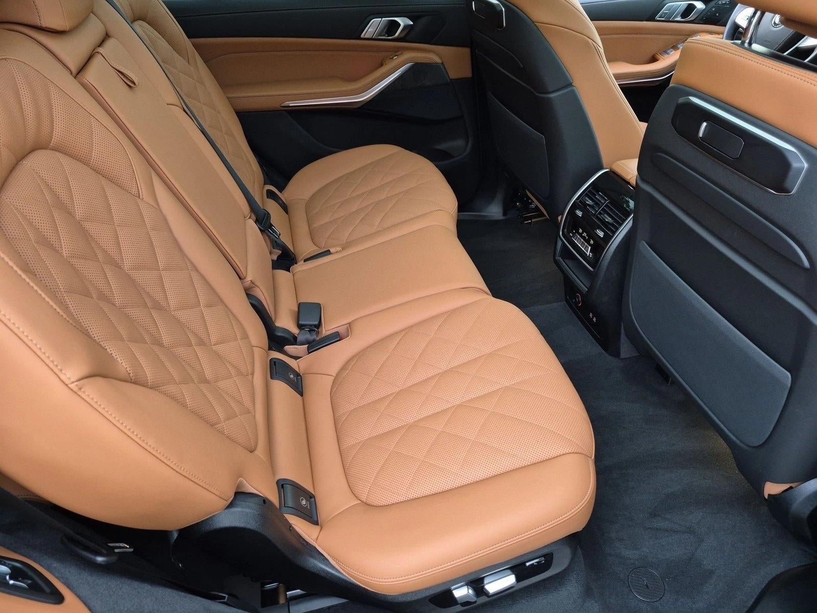 2026 BMW X7 xDrive40i Sports Activity Vehicle