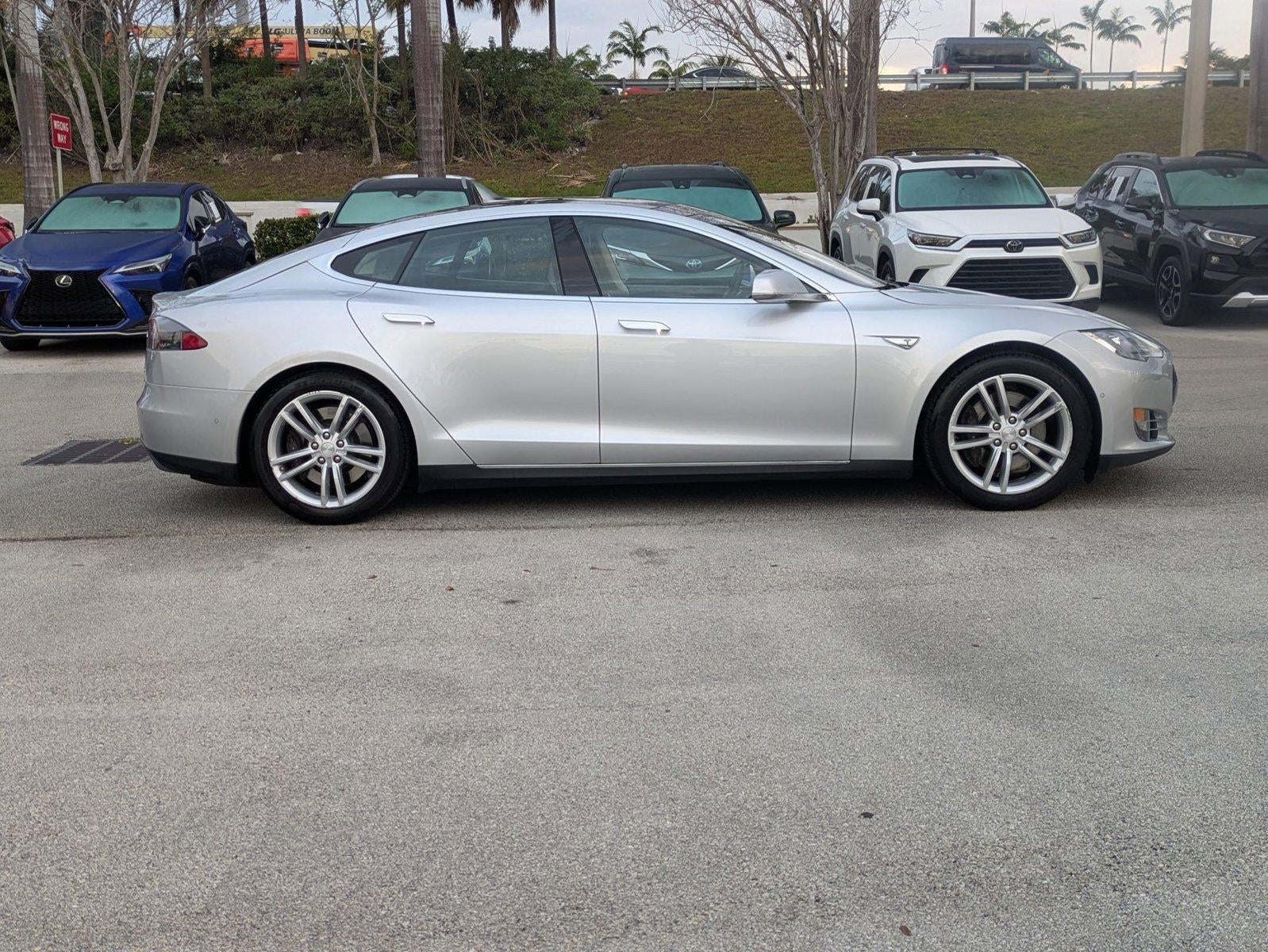 2015 Tesla Model S 4dr Sdn AWD 85D