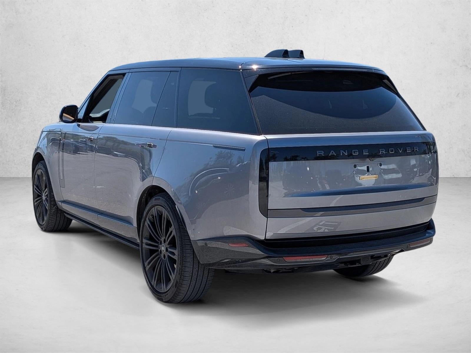 2025 Land Rover Range Rover P530 SE LWB 7 Seat