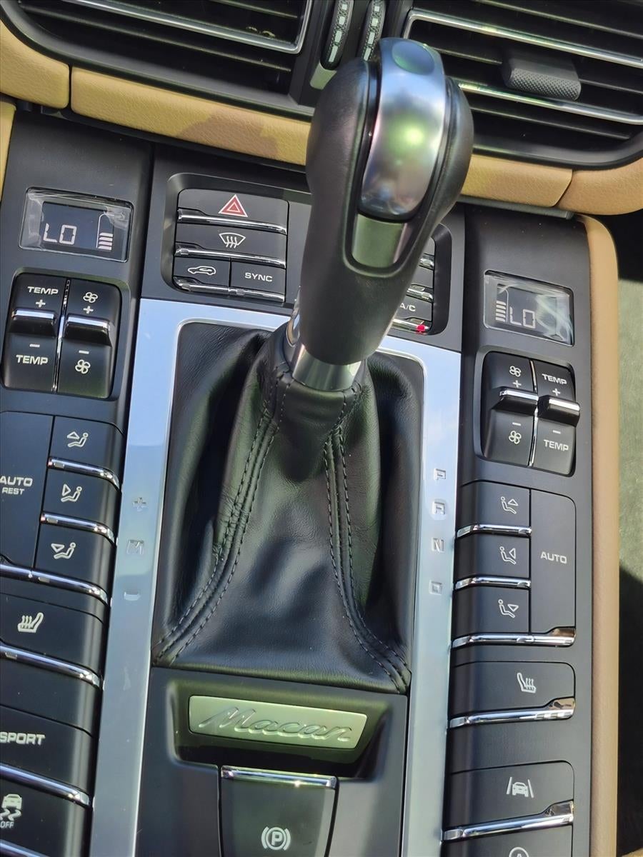 2021 Porsche Macan AWD