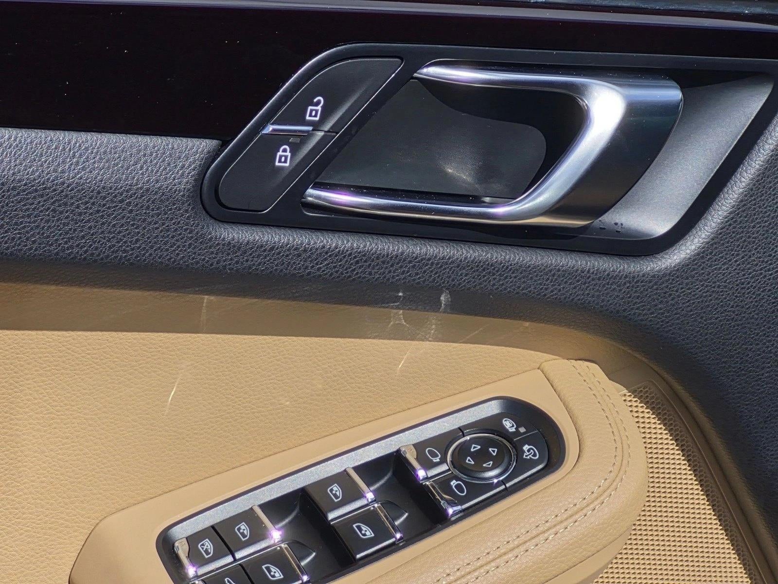 2021 Porsche Macan AWD