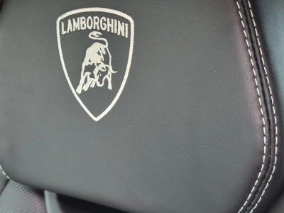 2022 Lamborghini Urus AWD
