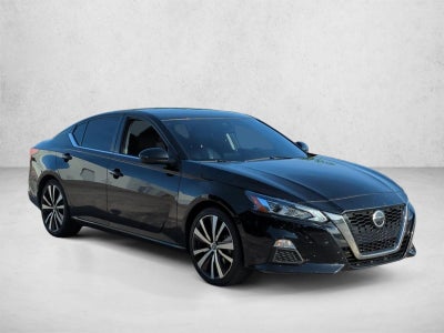 2022 Nissan Altima 2.5 SR Sedan