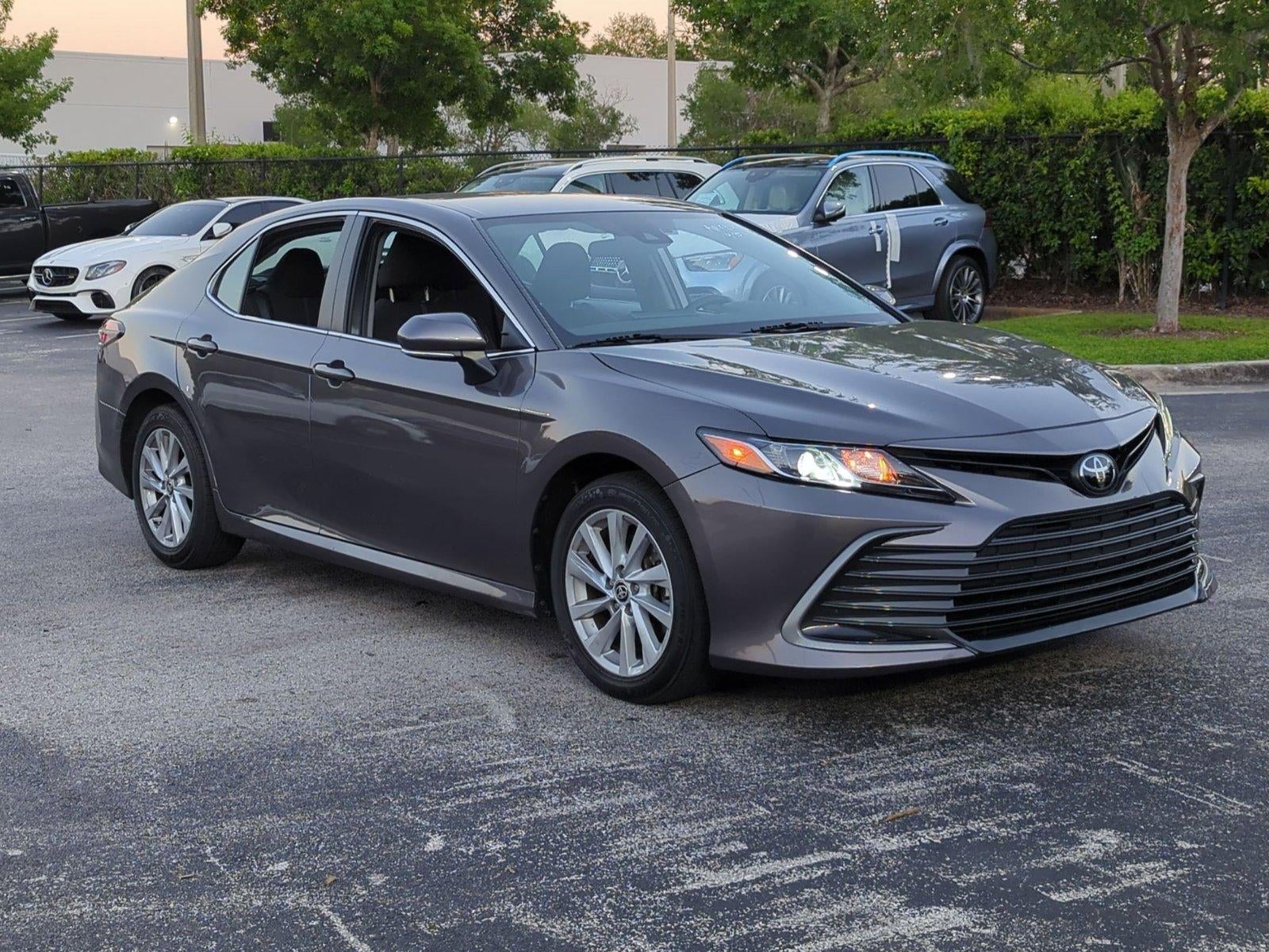 2023 Toyota Camry LE Auto (SE)