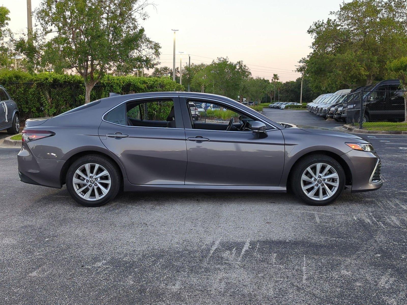 2023 Toyota Camry LE Auto (SE)