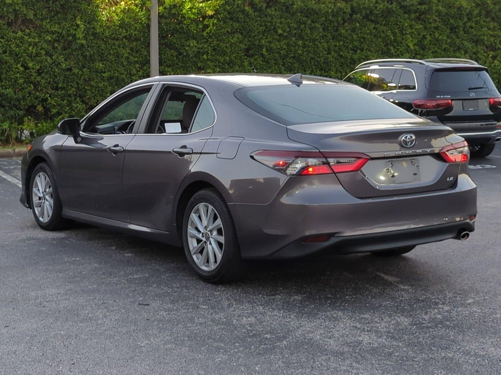 2023 Toyota Camry LE Auto (SE)