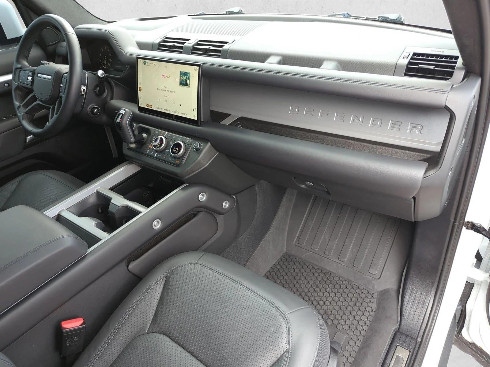 2025 Land Rover Defender 110 P525 V8