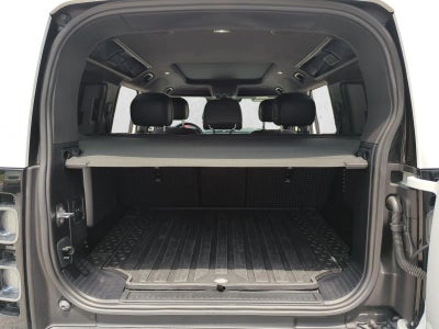 2025 Land Rover Defender 110 P525 V8