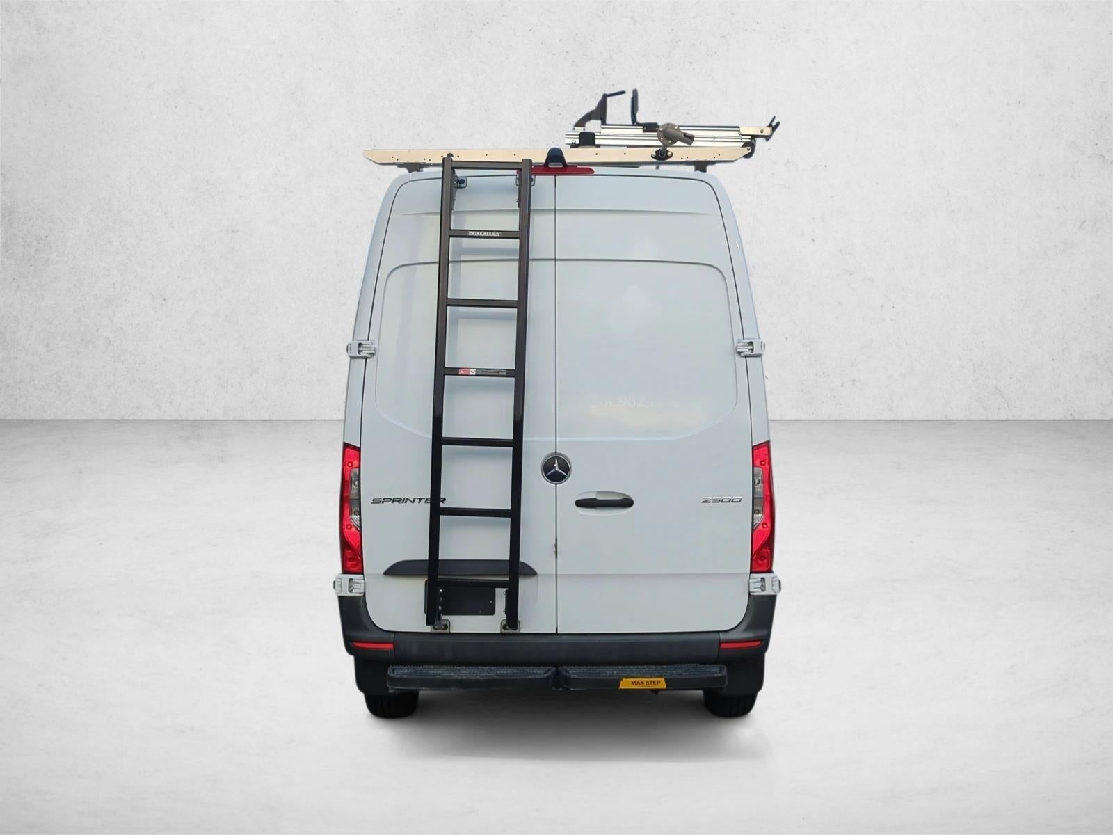 2022 Mercedes-Benz Sprinter Cargo Van 2500 Standard Roof I4 144" RWD