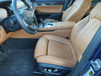 2022 BMW 740i Sedan