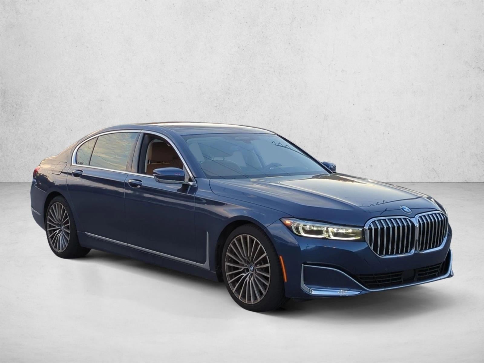 2022 BMW 740i Sedan