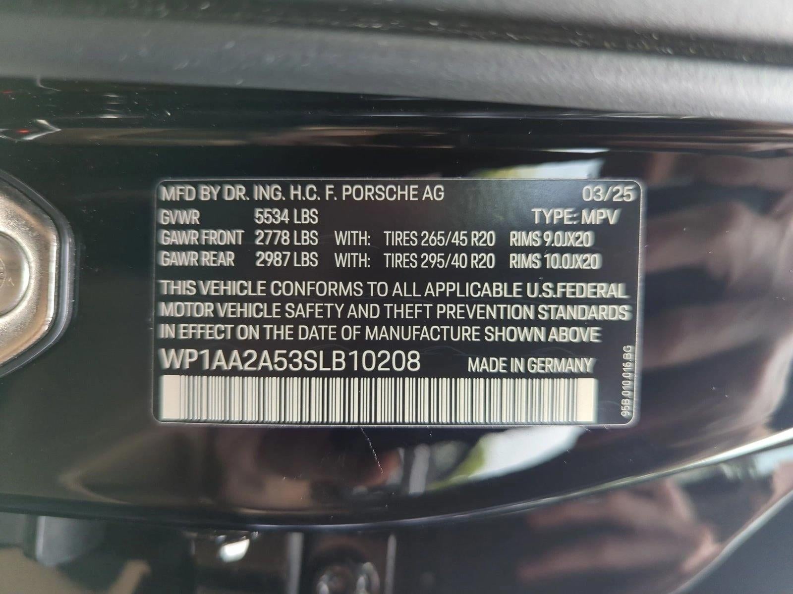 2025 Porsche Macan AWD