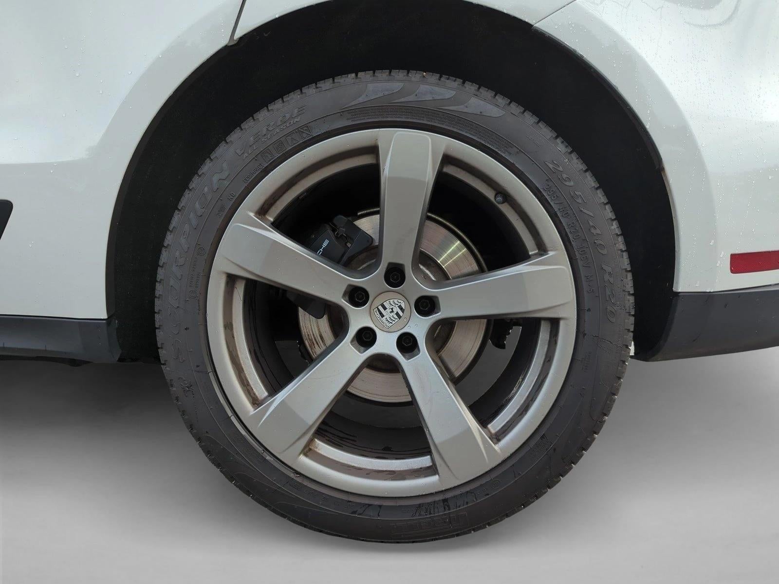 2023 Porsche Macan AWD