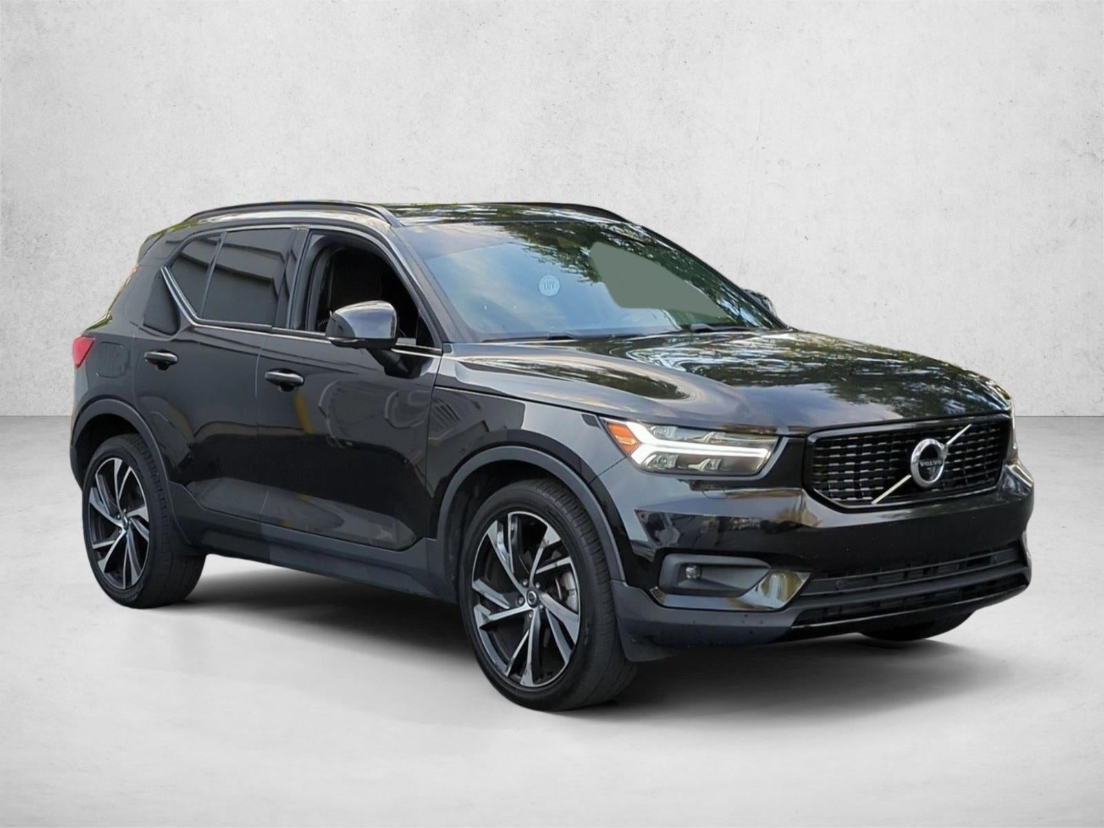 2022 Volvo XC40 T5 AWD R-Design