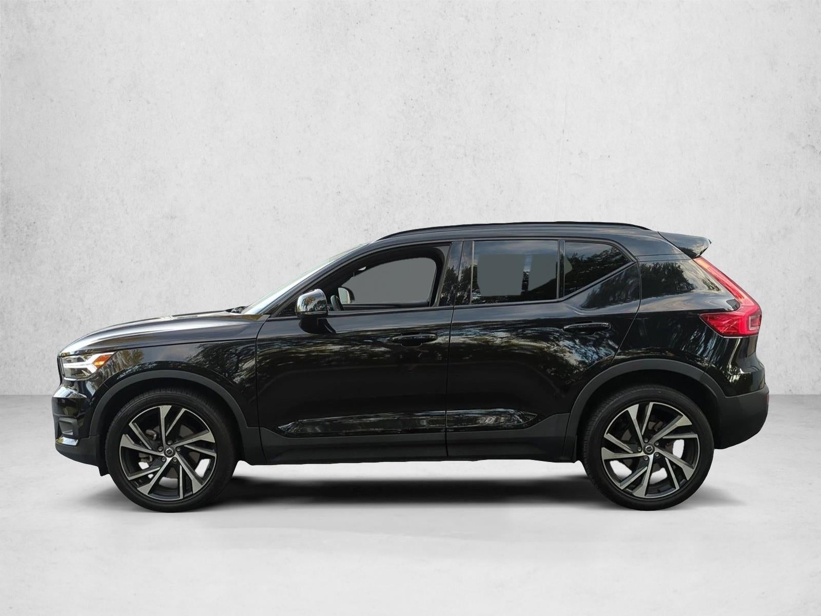2022 Volvo XC40 T5 AWD R-Design